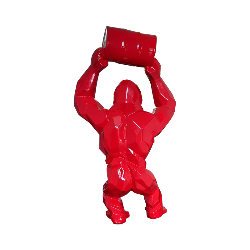 Kong orangutan podnoszący rzeźbę wiadra do wyświetlaczy sztuki na świeżym powietrzu Kong orangutan podnoszący rzeźbę wiadra do wyświetlaczy sztuki na świeżym powietrzu